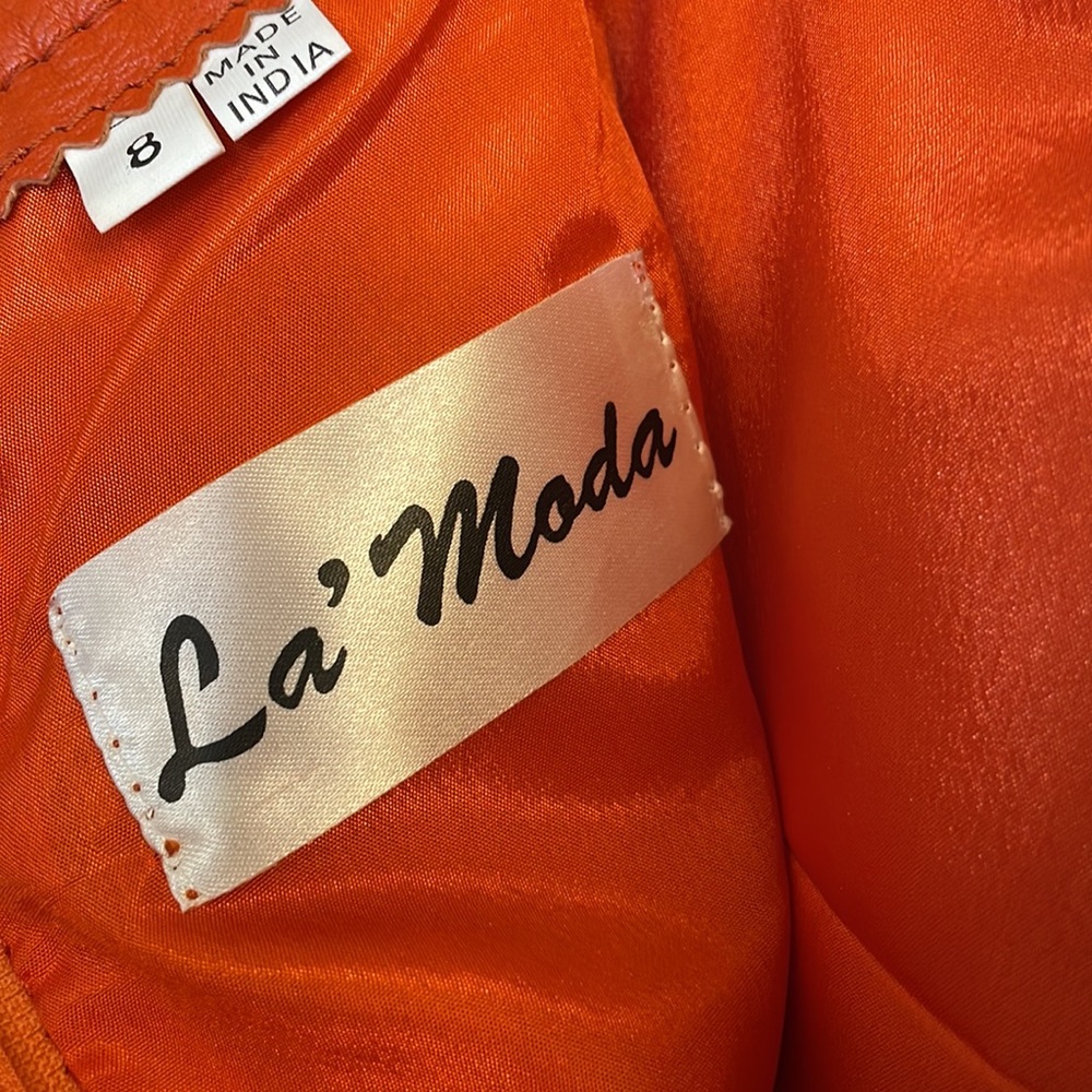 Orange leather pencil skirt. Size 4 equivalent. ***Price is Firm*** - Picture 4 of 4